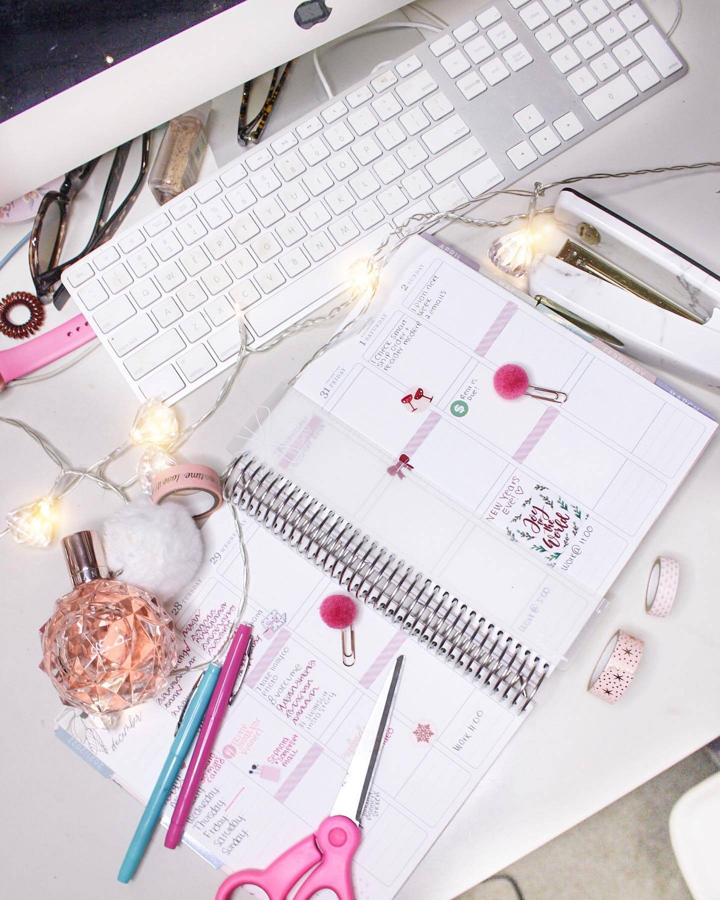 Happy Monday everyone ! Time to get back on the grind starting off with planning my week. Let’s make it a productive one!💗💗🖊🎀
.
.
#planner #planneraddict #plannercommunity #erincondren #michiganblogger #detroitblogger #blogger #michiganyoutuber #plannerinspiration #plannerstickers #ari #asthetic #everythingpink #erincondrenlifeplanner #erincondrenvertical #erincondrenplanner